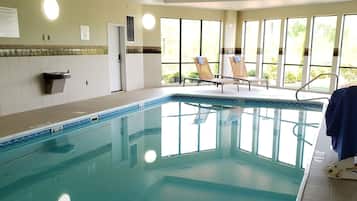 Indendørs pool