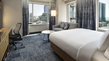 Kamar, 1 Tempat Tidur King dengan tempat tidur Sofa, Bebas Asap Rokok, sudut | 1 kamar tidur, seprai premium, brankas, dan meja kerja