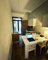 Standard Apart Daire, Birden Çok Yatak, Sigara İçilmez, Şehir Manzaralı | Özel mutfak | Kahve/çay makinesi, buzdolabı, fırın, set üstü ocak