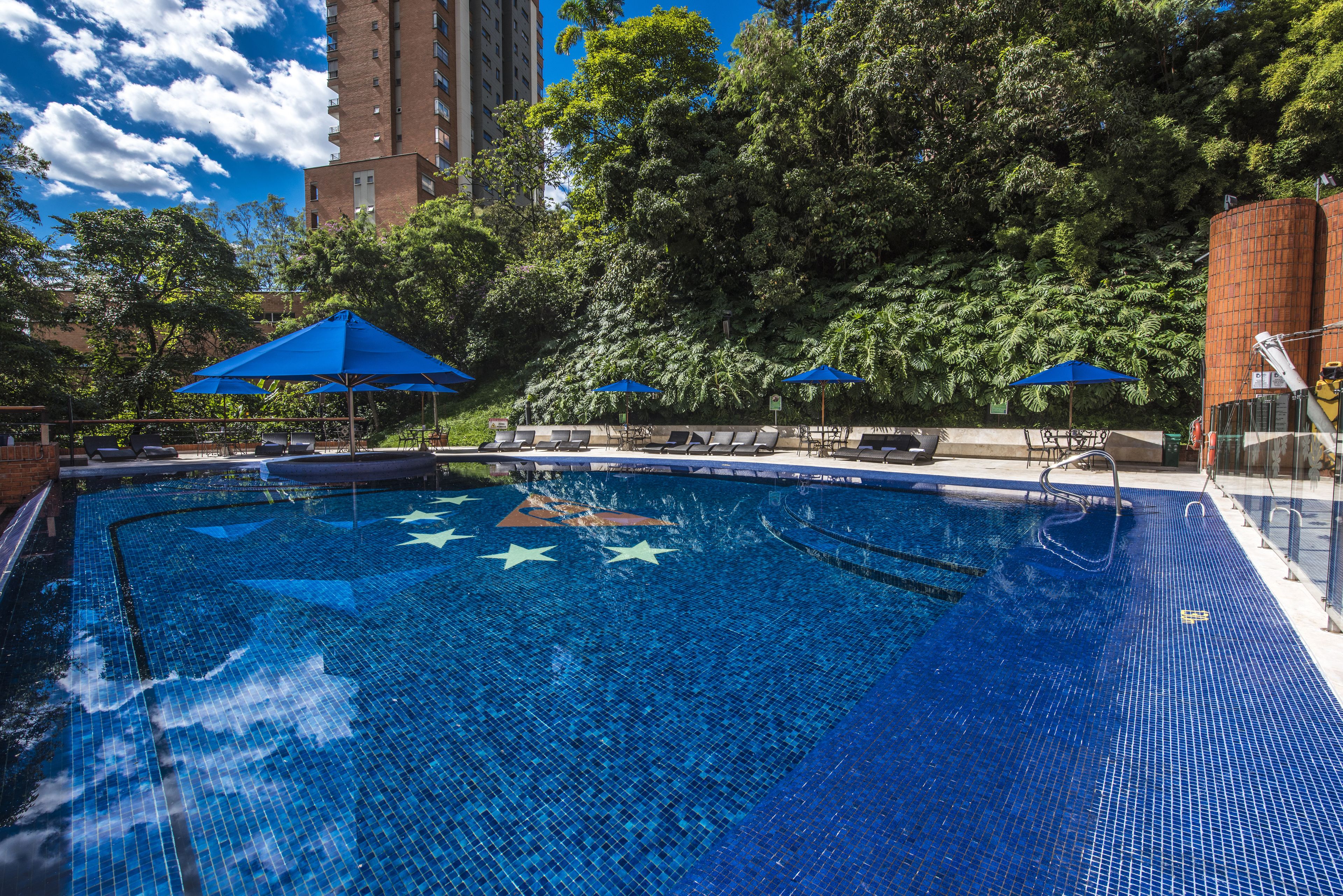 outdoor pool, pool umbrellas