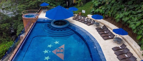 Hot tub, Turkish bath/hammam, manicures and pedicures