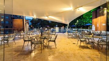 ์ผ์ธ ์๋น