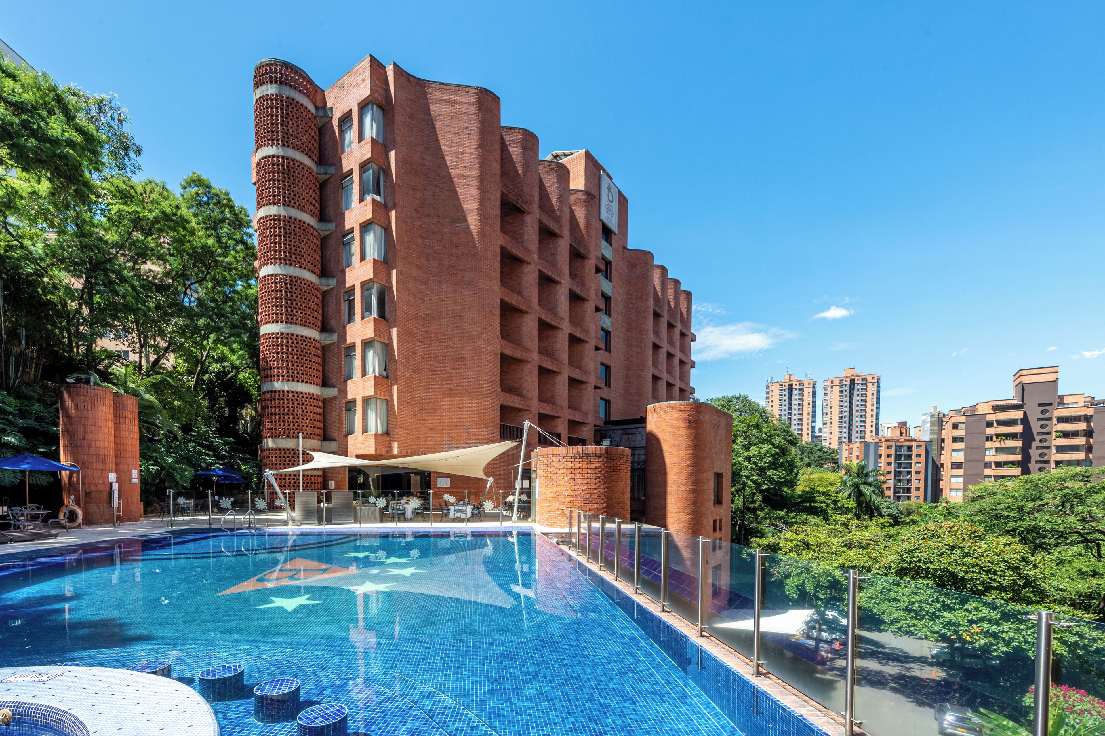 Outdoor pool, pool umbrellas