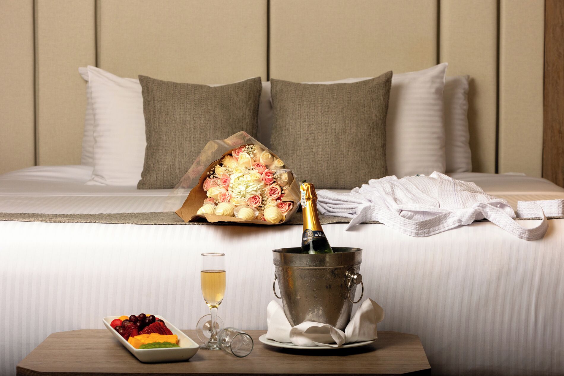 Minibar, in-room safe, laptop workspace, iron/ironing board