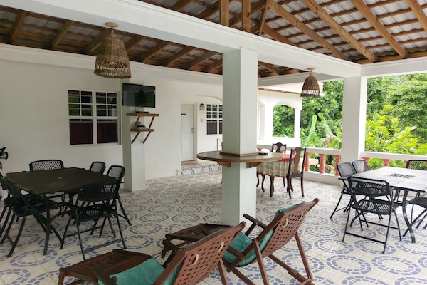 Free daily full breakfast