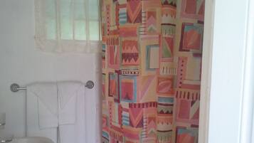 Standard Room | Bathroom