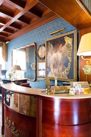 Concierge desk