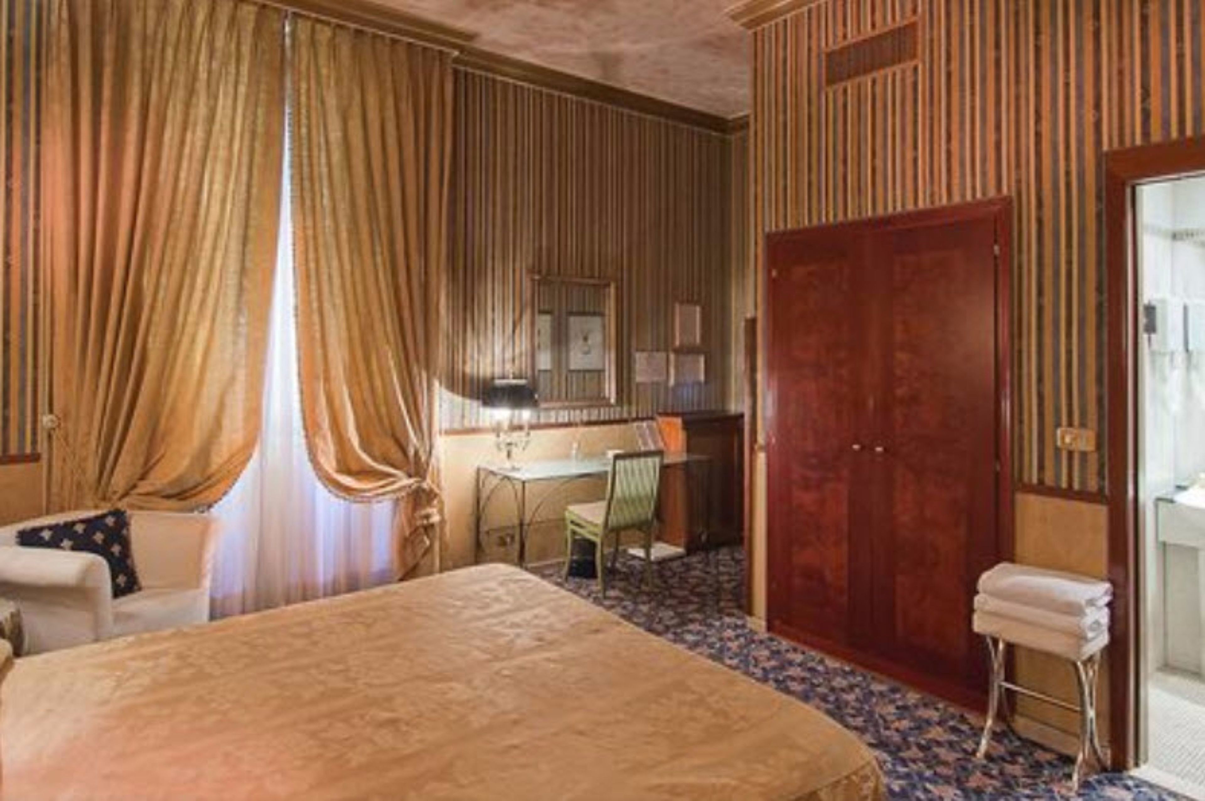 1 bedroom, minibar, in-room safe, desk