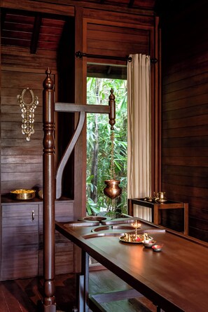 Couples treatment room(s), steam room, Turkish bath/hammam - Novotel Goa Resort & Spa Candolim (Candolim)