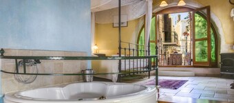 Ifigenia Luxury Suites and Villas