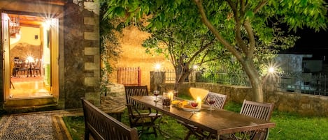 Lux Villa Ifigenia ,in Theriso Village 14 km | Terrace/patio