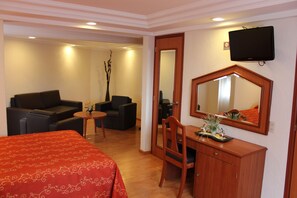 In-room safe, free WiFi