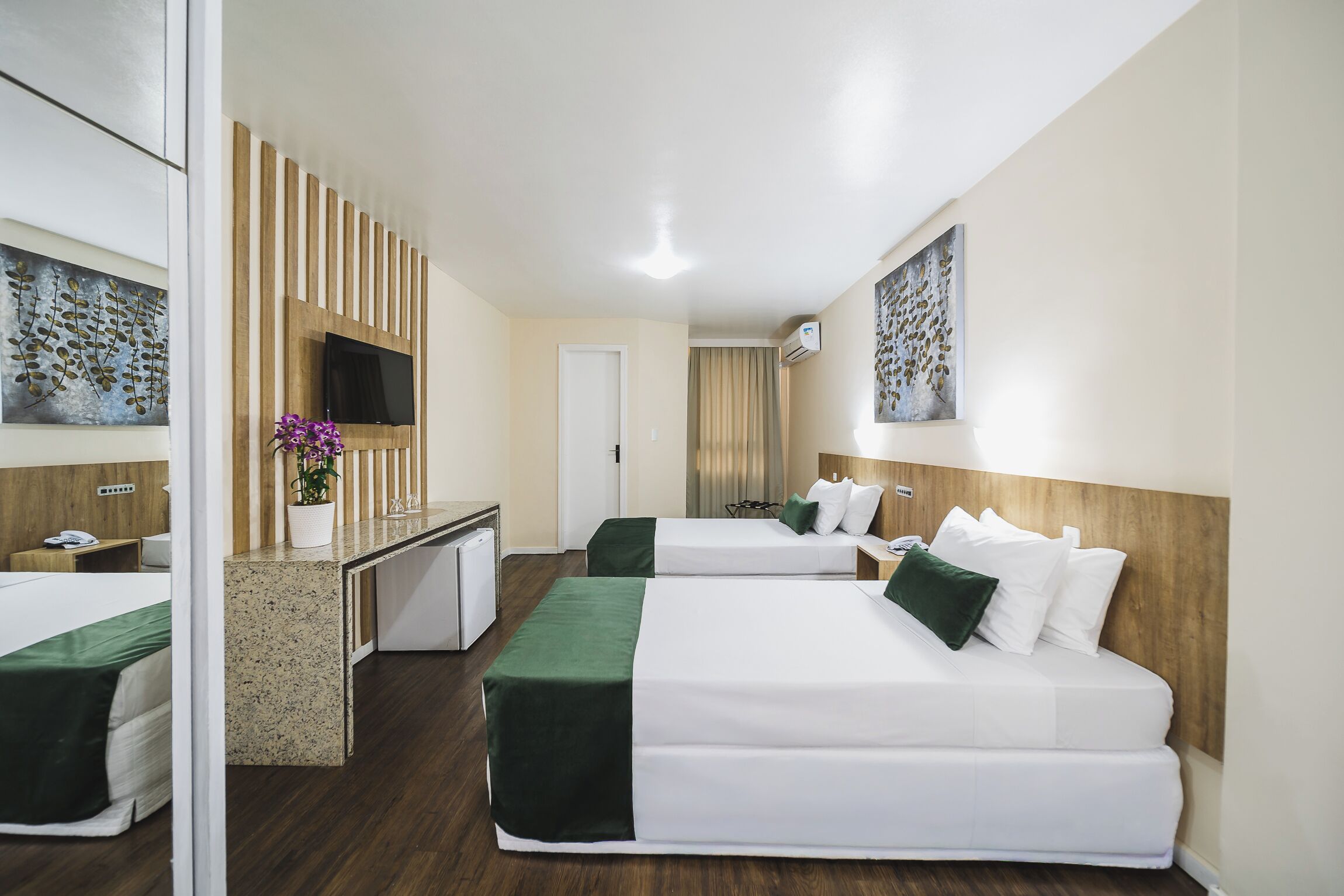 STANDARD DUPLO SOLTEIRO | Minibar, brankas, meja kerja, dan tempat tidur lipat/tambahan