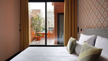 Estúdio, terraço | Roupas de cama premium, cofres nos quartos, individualmente decorados