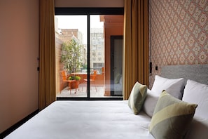 Medium Room with Terrace | Premium bedding, in-room safe, individually decorated - Numa Barcelona Roca (Barcelona)