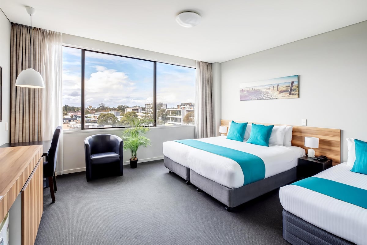 Superior Twin Room, Mobility Accessible | 1 bedroom, desk, laptop workspace, iron/ironing board
