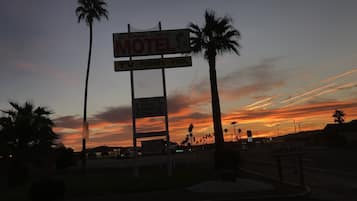 Vista frontal de la propiedad