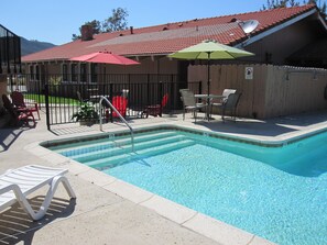 Outdoor pool - Rancho California Inn (Temecula)