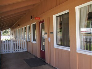 Property entrance - Rancho California Inn (Temecula)