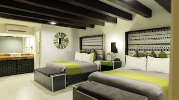 Junior Suite | Desk, laptop workspace, blackout drapes, iron/ironing board