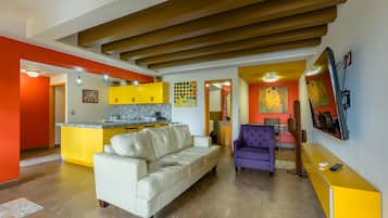 Master Suite | Living room