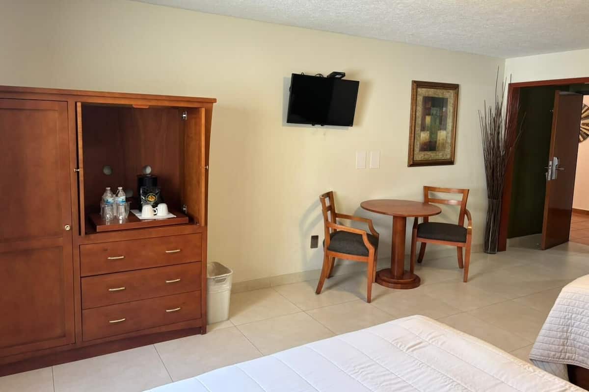 Double Plus Room | 1 bedroom, blackout curtains, iron/ironing board, free WiFi