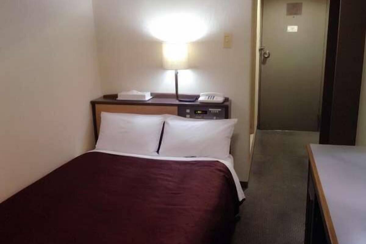 Desk, iron/ironing board (on request), free WiFi, bed sheets
