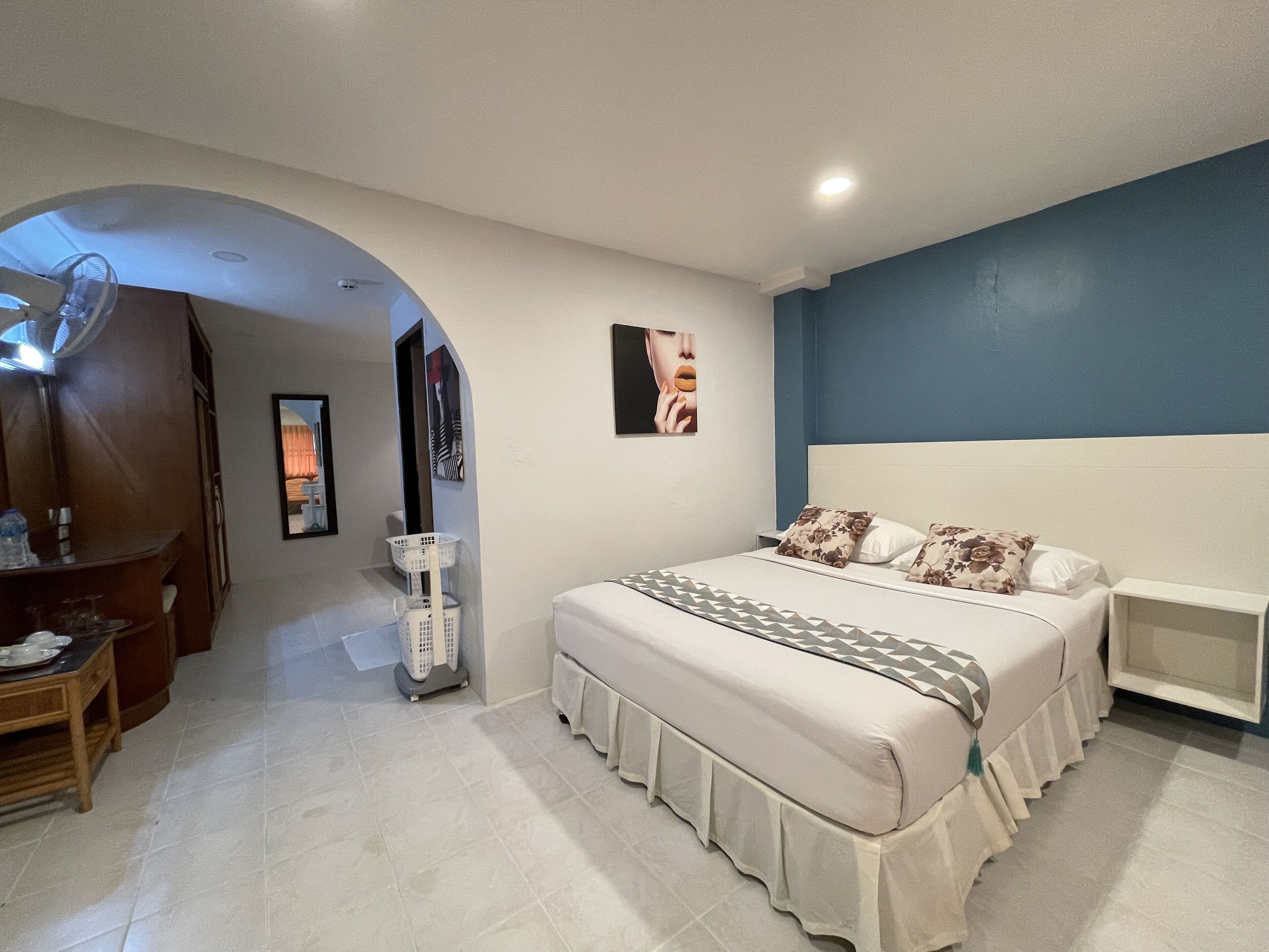 Photo - Summer Breeze Hotel
