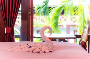 Premier Room | 1 bedroom, premium bedding, pillowtop beds, minibar