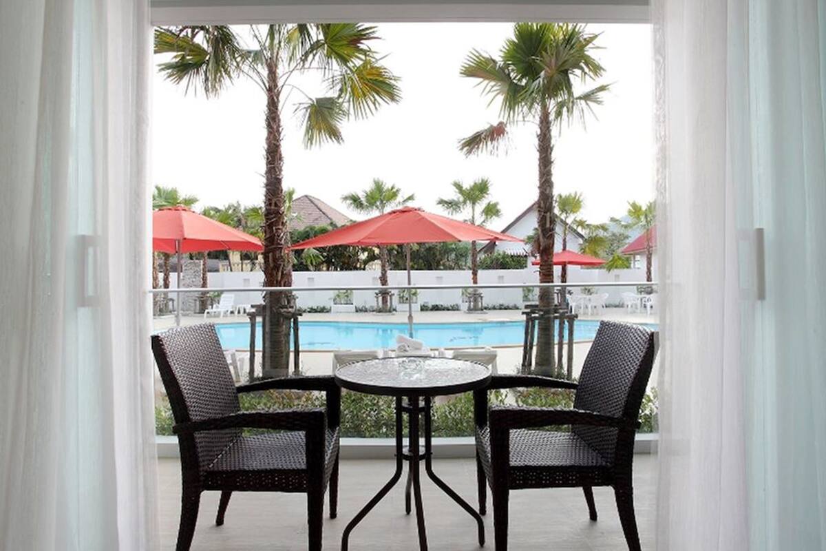 Deluxe Room with Pool view