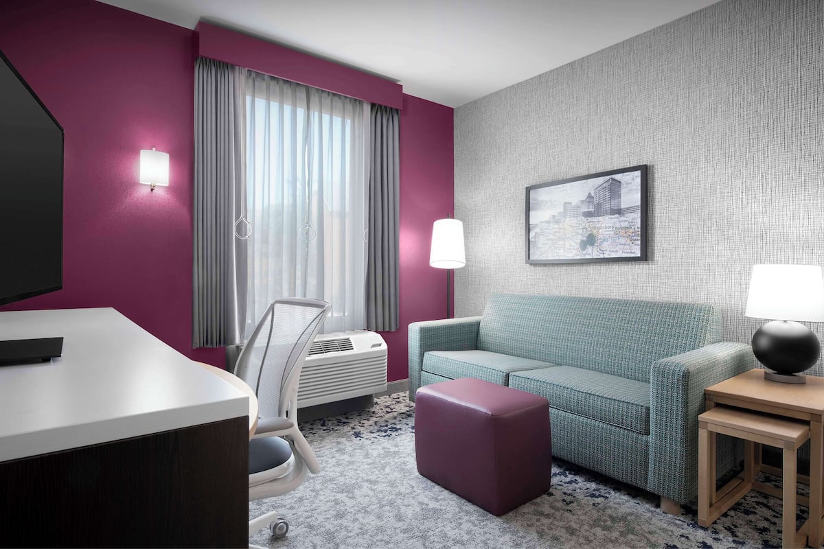 42-inch lcd tv with cable channels, tv, ipod dock