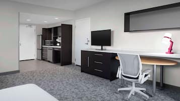 Studio, 1 Queen Bed, Accessible, Bathtub (Hearing) | Iron/ironing board, cribs (free), WiFi (surcharge), bed sheets