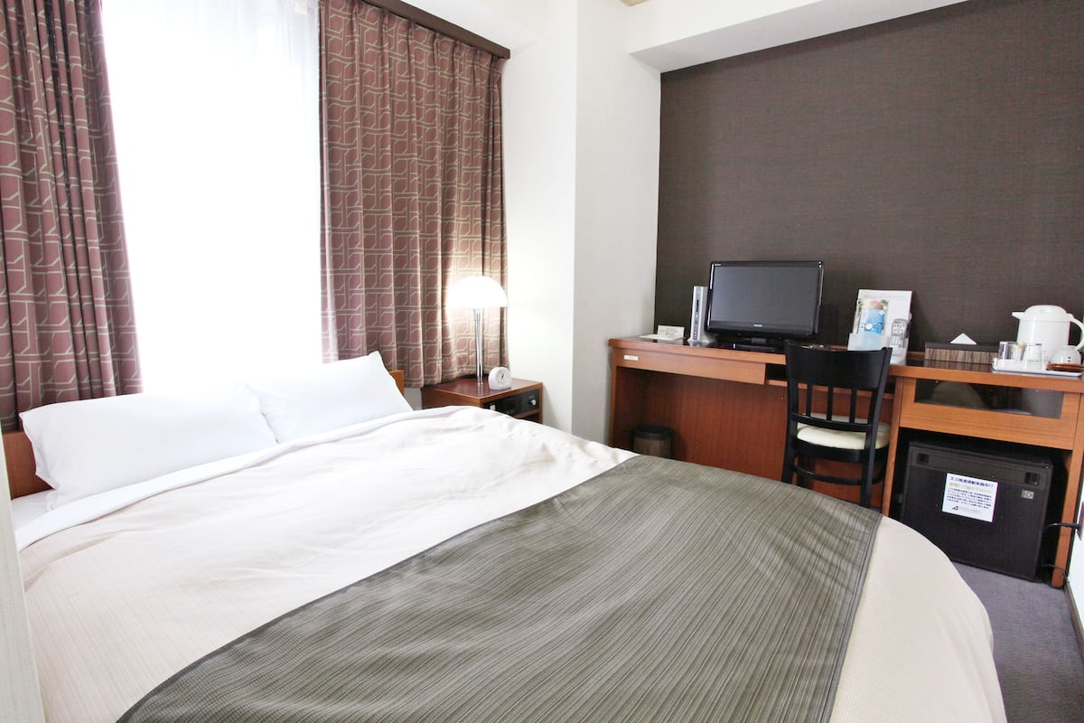 Down comforters, free WiFi