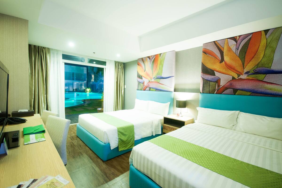 มินิบาร์, ตู้นิรภัยในห้องพัก, โต๊ะทำงาน, Wi-Fi ฟรี
