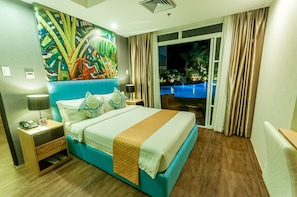 Family Suite | Minibar, in-room safe, desk, free WiFi