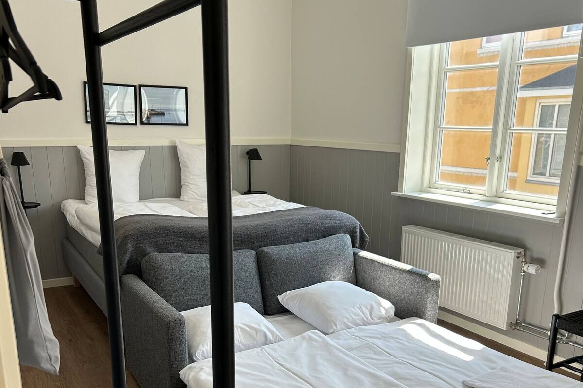Standard Quadruple Room | WiFi (free), bed sheets