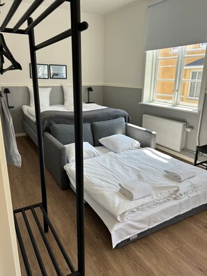 Standard Quadruple Room | Free WiFi, bed sheets