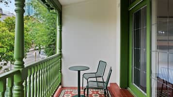 Deluxe Room, 1 Queen Bed, Balcony | Terrace/patio
