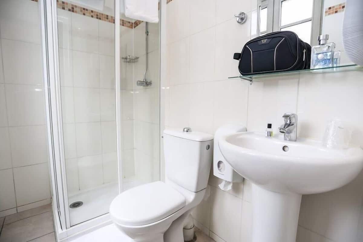 Bathroom | Shower, hair dryer (on request), towels