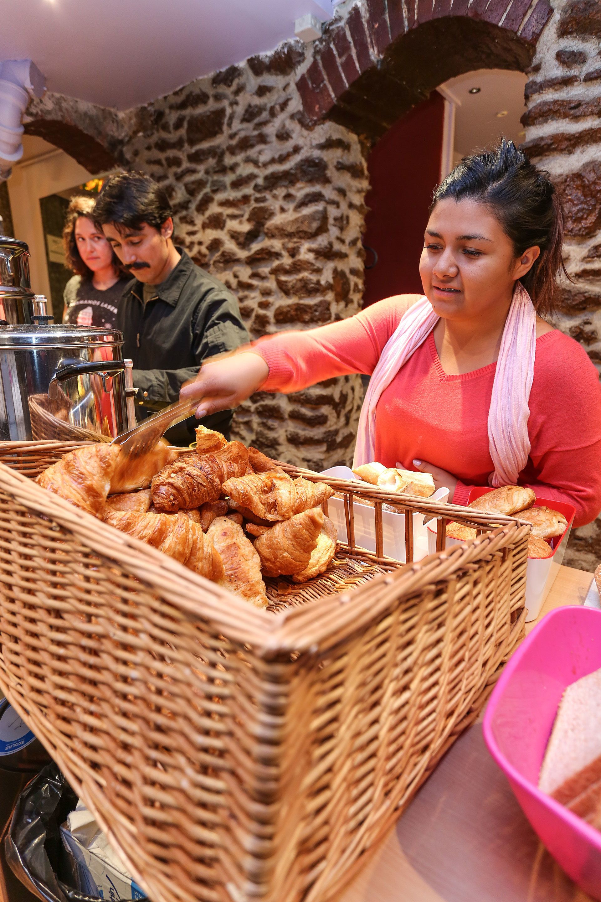 Desayuno buffet diario (EUR 6 por persona)