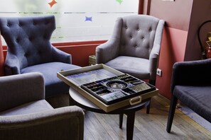 Lobby lounge - Le Montclair Montmartre by River - Hostel (Paris)