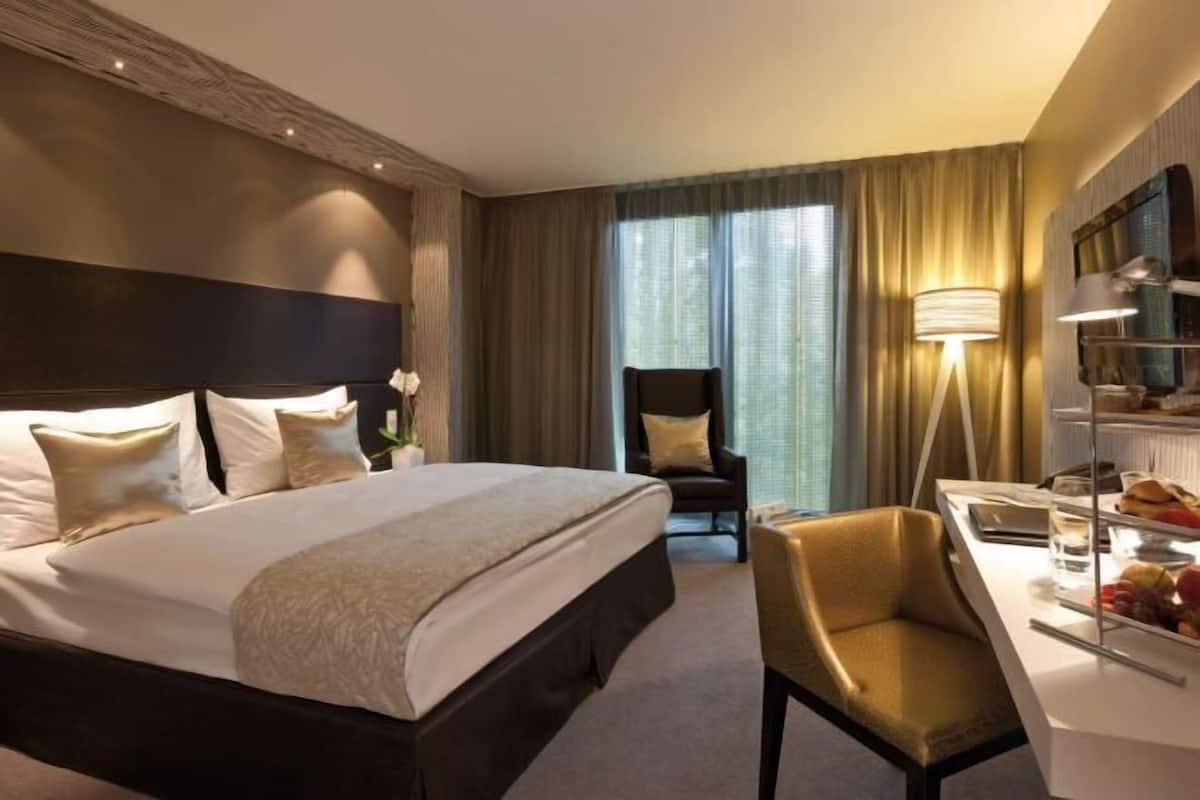 1 bedroom, minibar, in-room safe, desk