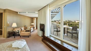 Suíte | Cofres nos quartos, escrivaninha, quartos à prova de som