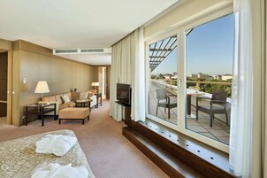 Suíte | Cofres nos quartos, escrivaninha, quartos à prova de som