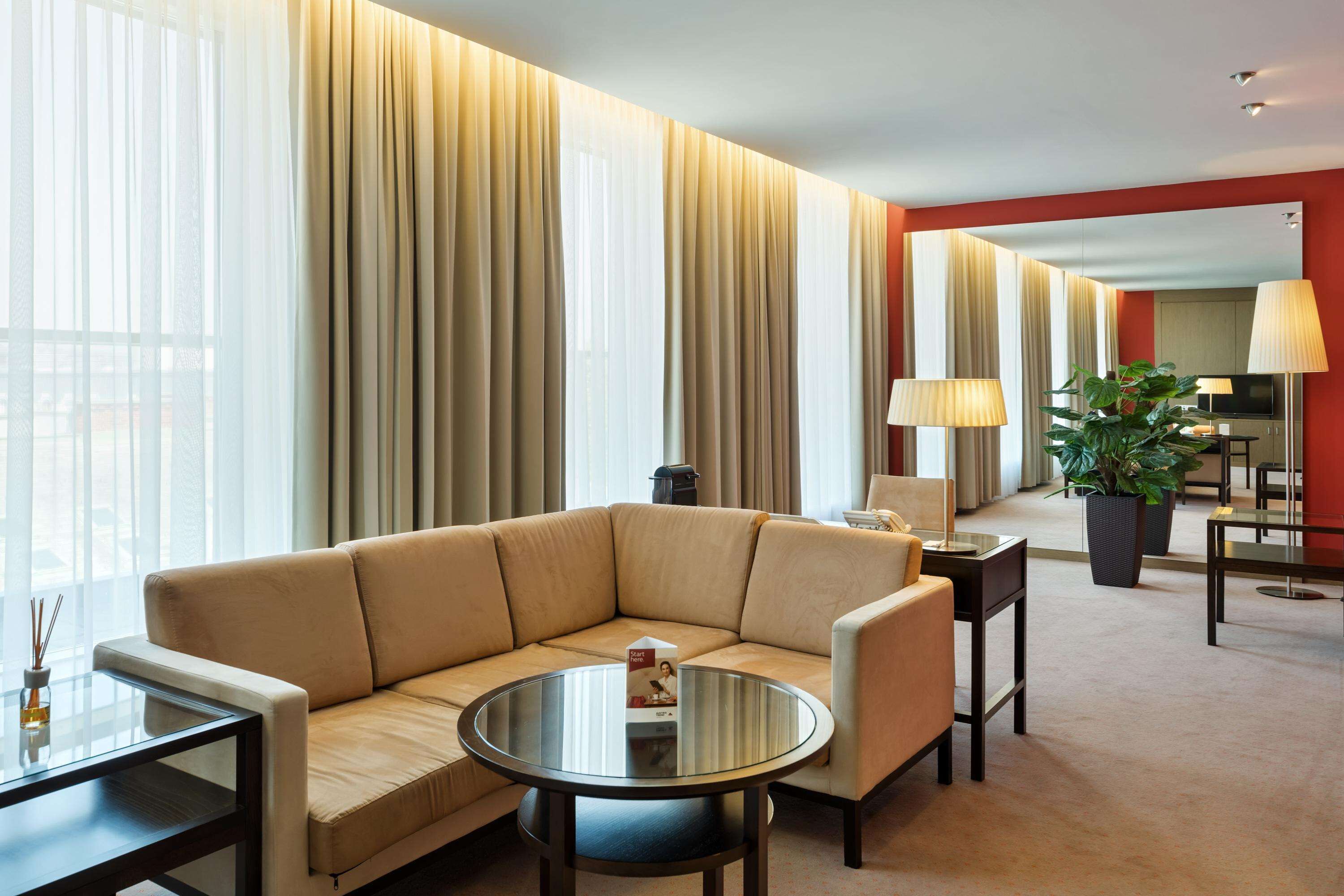 Junior Suite | In-room safe, desk, soundproofing, iron/ironing board