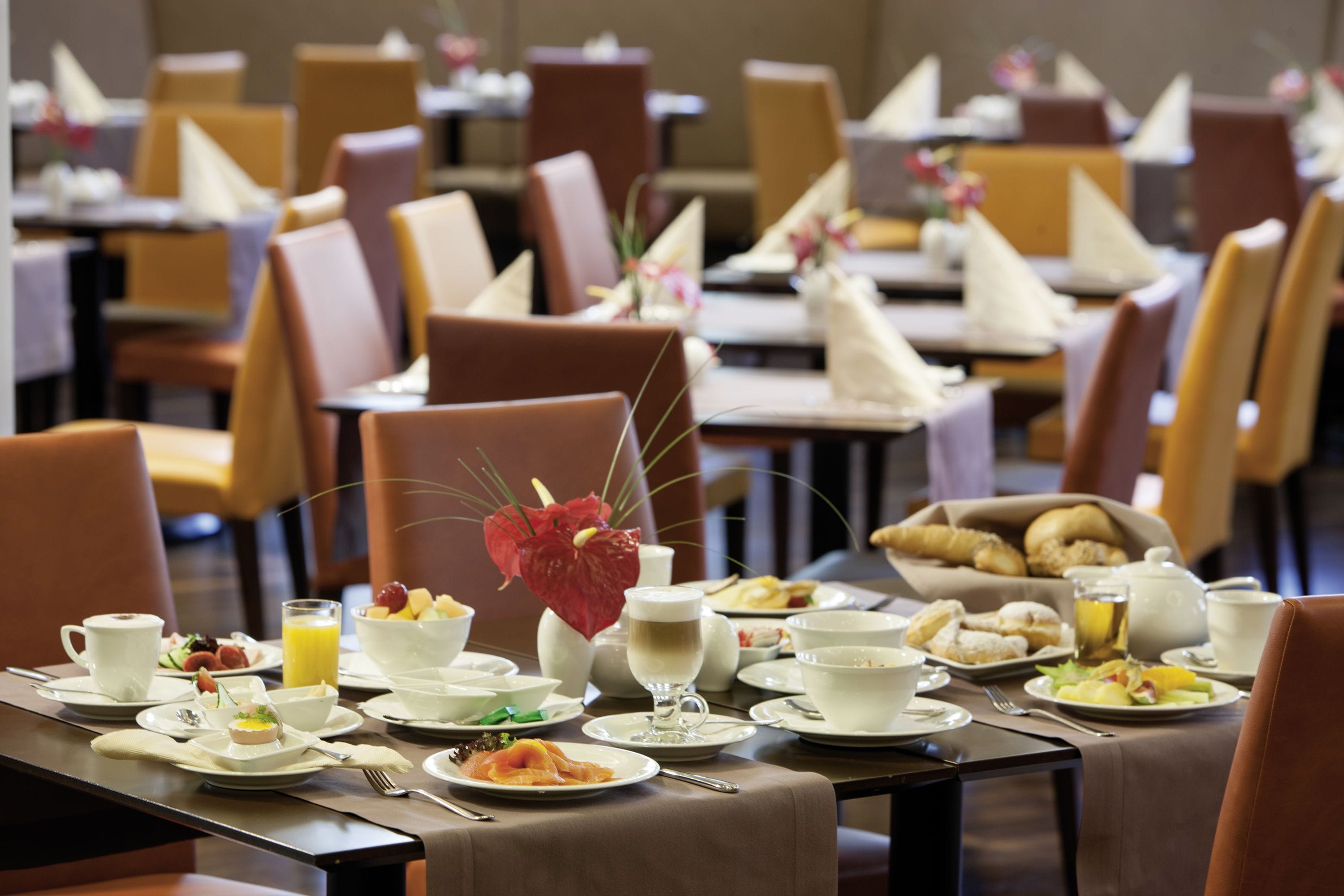 breakfast and lunch served, mediterranean cuisine