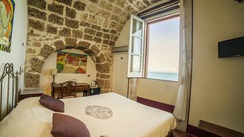 パノラミック ダブルルーム シービュー | 高級寝具、羽毛の掛け布団、低反発ベッド、ミニバーのアイテム (無料)