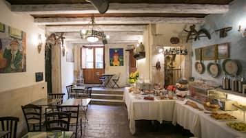 Desayuno continental incluido todos los días