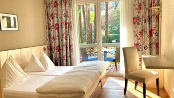 Premium bedding, in-room safe, desk, blackout curtains