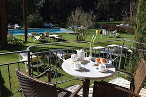 Comfort Double Room, 1 Bedroom, Balcony, Garden View | Terrace/patio